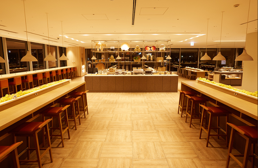 羽田空港国際線のJALサクララウンジ